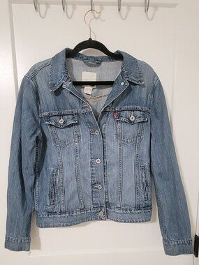 Levi's Classic Blue Denim Trucker Jacket